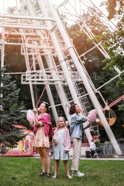 Лучшие аттракционы для семейного отдыха: советы и рекомендации