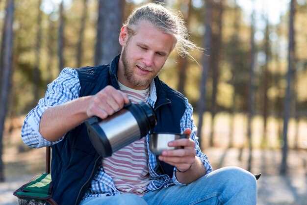 9. Cafflano Klassic - Инновационная модель все-в-одном, которая включает в себя перемолочную машину, фильтр и термос. Цена: около 7000 руб. Плюсы: компактность и наличие всех необходимых инструментов. Минусы: требует большего времени на подготовку.