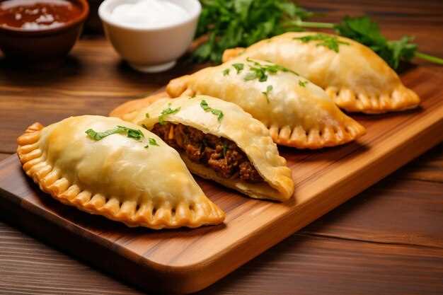 Аргентинские эмпанадас с мясом и слоёным тестом
