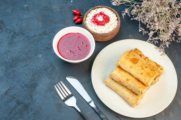 Пошаговый рецепт приготовления блинчиков с красной икрой и сметаной