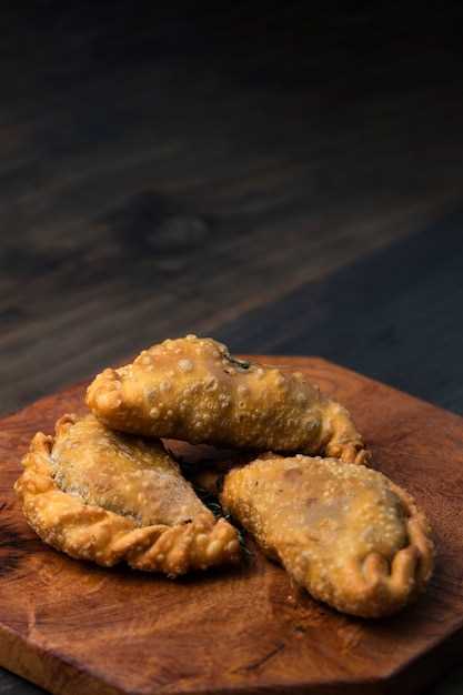 Как правильно приготовить пастель с мясом и сыром