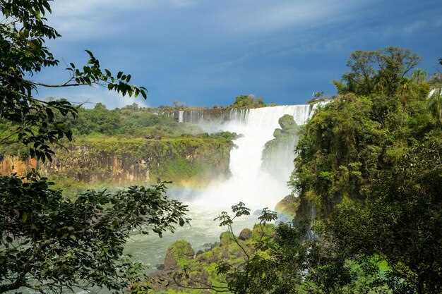 Лучшие маршруты для посещения водопадов с бразильской и аргентинской сторон