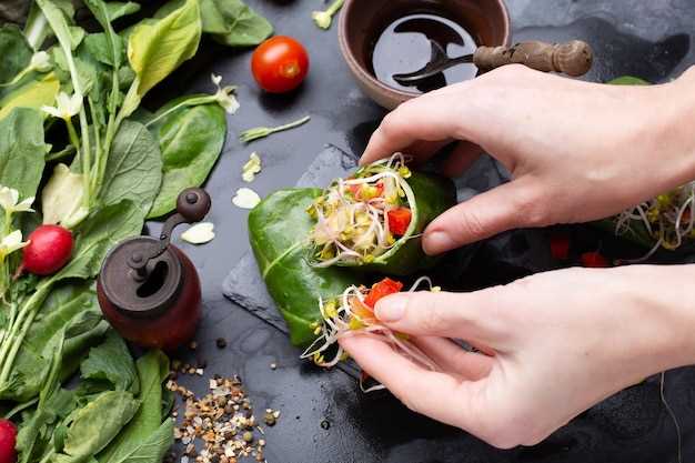 Как приготовить салаты-роллы дома: советы и секреты