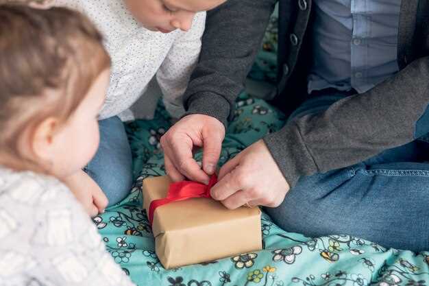 Какие игрушки подойдут для новорожденных: советы по выбору