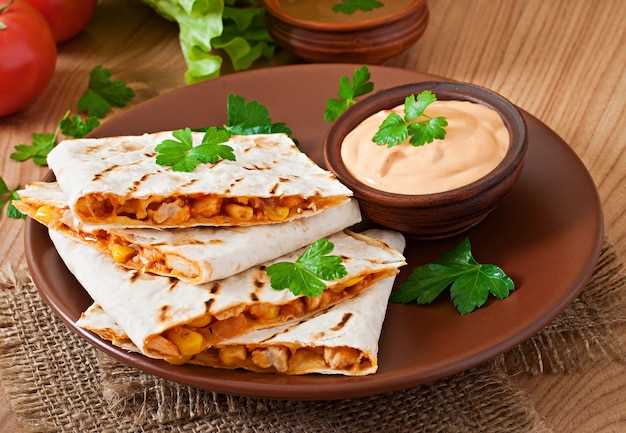 Вкусные закуски: Лучшие рецепты кесадильи и сальсы