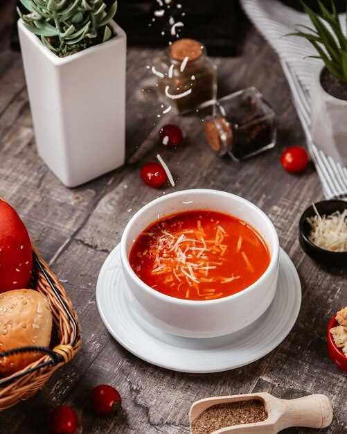 Идеи для подачи томатного супа с рисом и базиликом для детей