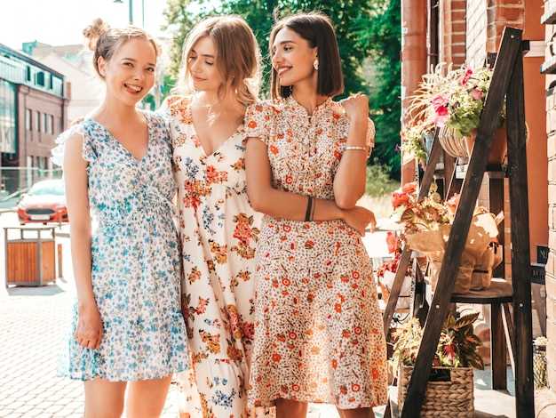 Стили летних платьев с цветами: от романтики до casual