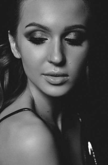 Пошаговая инструкция по созданию монохромного макияжа: советы и идеи
