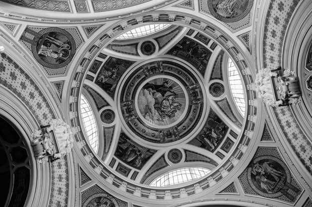 Как обсерватории влияют на художественные направления и стиль