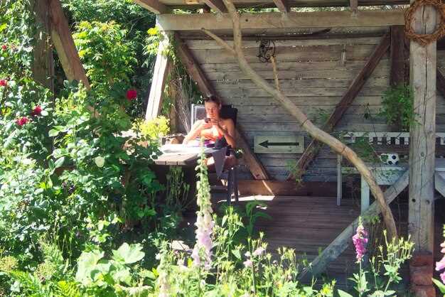 Декор и озеленение: как создать уютный и функциональный интерьер на улице