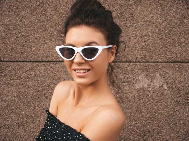 Как носить очки cat-eye в различных образах