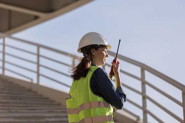 Обучение работников и проведение инструктажей по безопасности на площадке