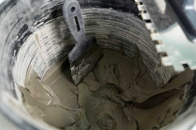 Моделирование нагрузок и расчет прочности сжатых элементов конструкций