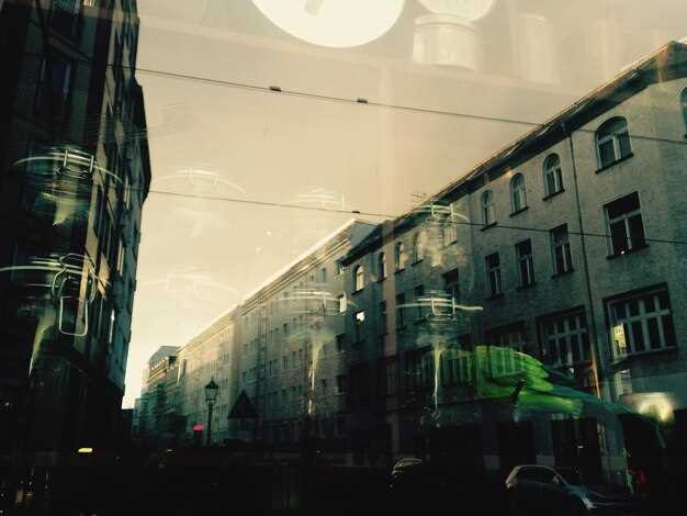 Где найти самые яркие граффити и работы уличных художников