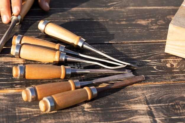 Как выбрать инструменты для резьбы по дереву: практическое руководство