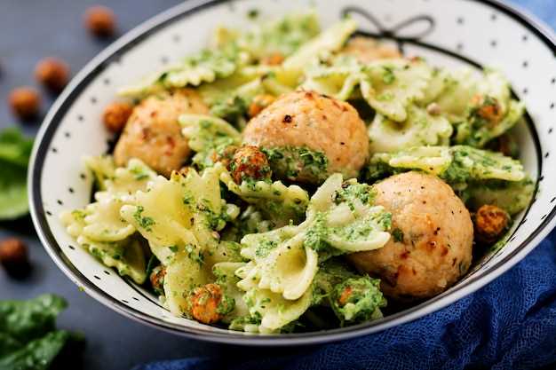 Рыбные тефтели на пару с зелёным соусом: полезные и вкусные рецепты