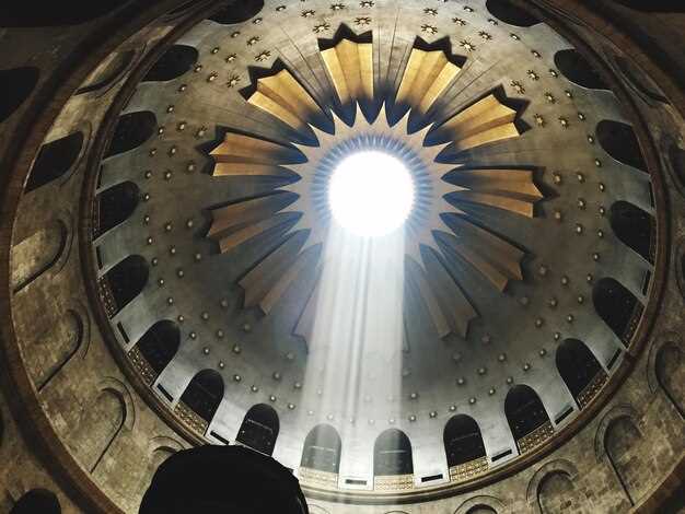 Как освещение формирует атмосферу в церковной архитектуре