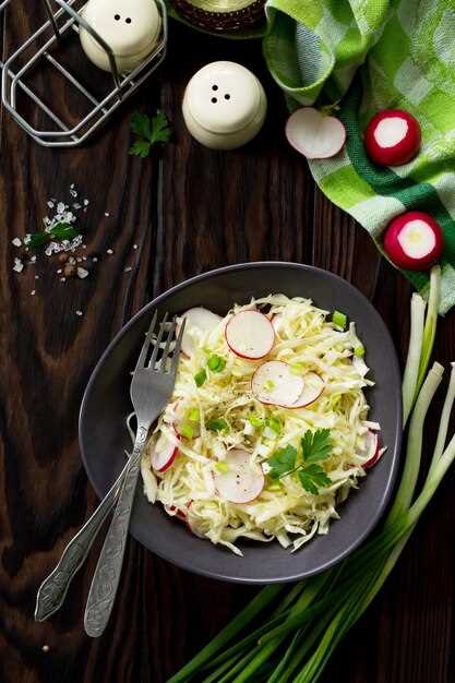 Пошаговый рецепт здорового салата с капустой и мясом