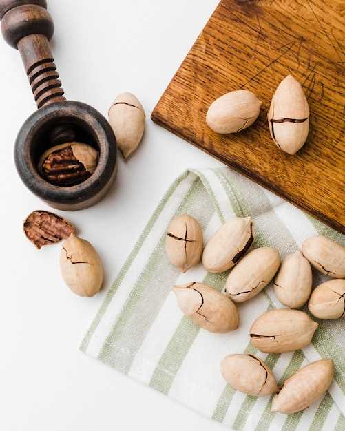 Как сделать пряные орешки для закуски
