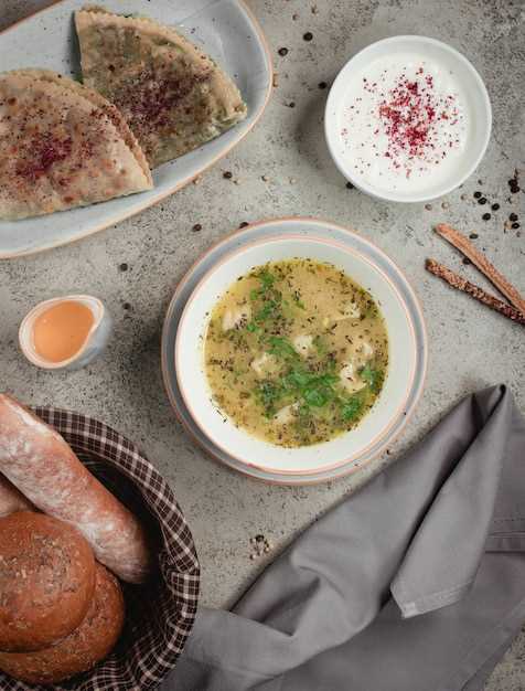 Советы по подаче и выбору хлеба к харчо