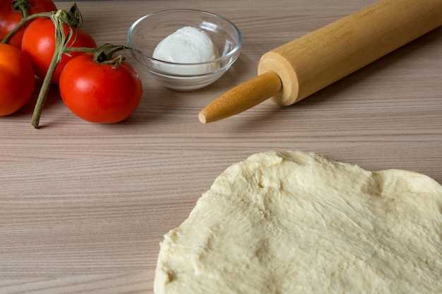 Рецепты теста для пиццы без дрожжей и с различными начинками