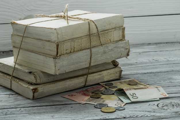 Книги о том, как зарабатывать деньги и инвестировать в будущее