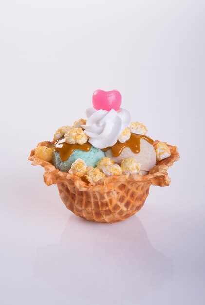 Идеи для быстрого десерта к чаю в вафельных стаканчиках